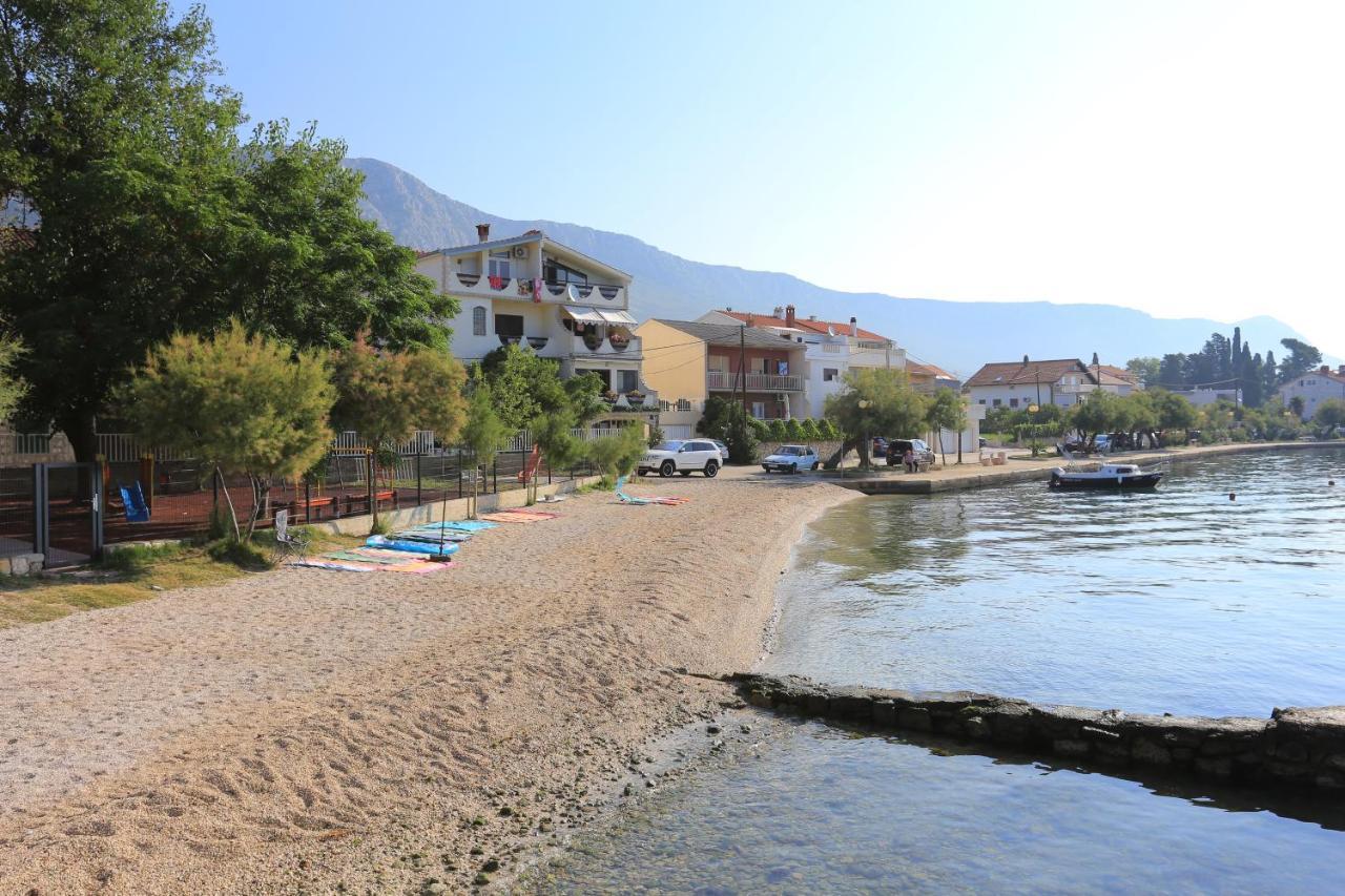 Family Friendly Apartments With A Swimming Pool Kastel Kambelovac, Kastela - 18117 Exterior photo