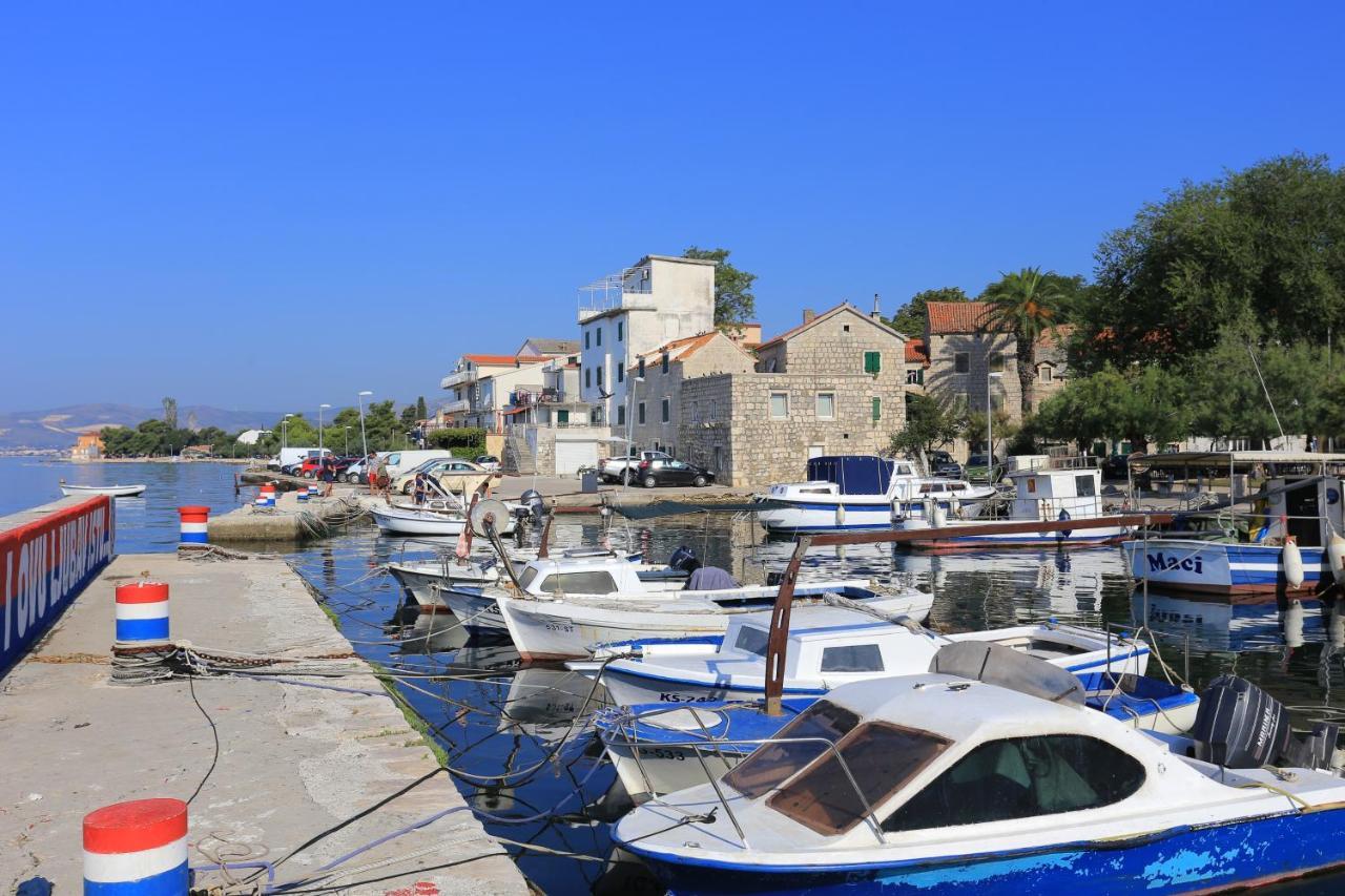 Family Friendly Apartments With A Swimming Pool Kastel Kambelovac, Kastela - 18117 Exterior photo